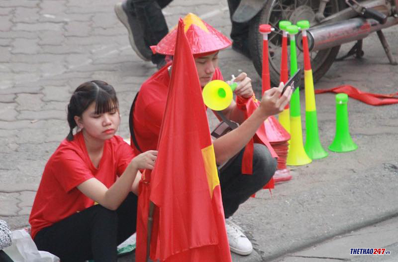 Tuy nhiên, phải cần thêm một chút thời gian nữa, CĐV mới đổ nhiều về sân Hàng Đẫy trực tiếp Việt Nam vs Campuchia, xem Việt Nam vs Campuchia ở đâu, link xem Việt Nam vs Campuchia, Việt Nam vs Campuchia, AFF Cup 2018